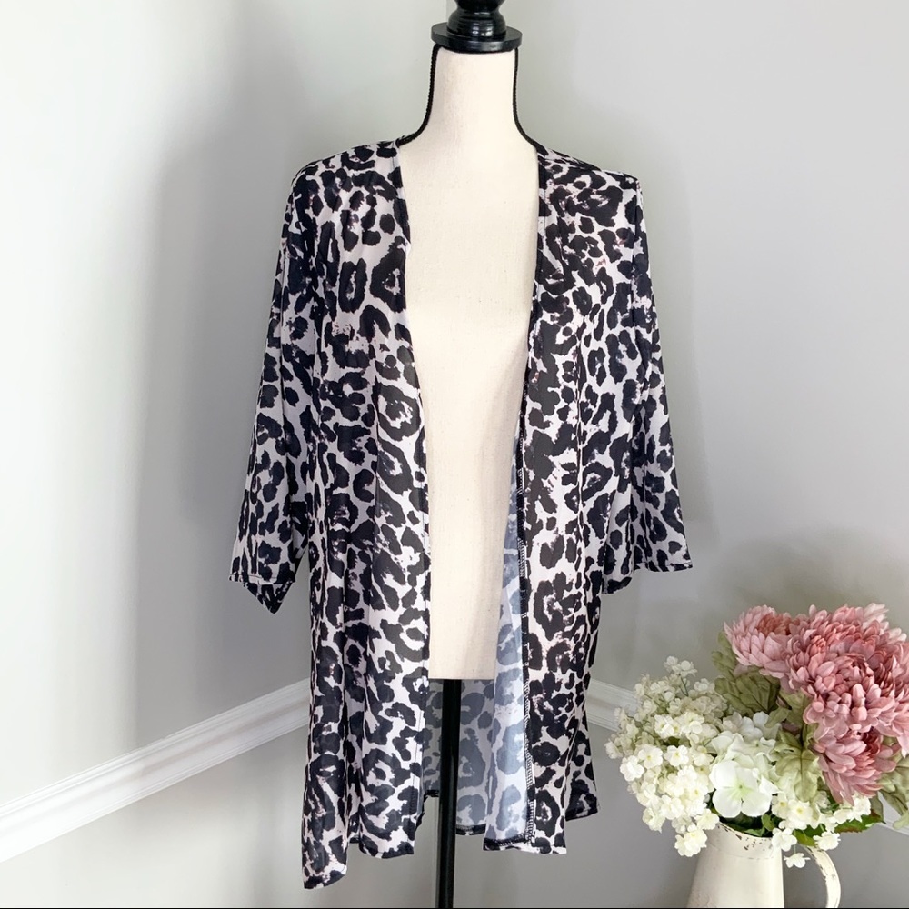 PINK MILLY Leopard  3/4 Sleeve lightweight Kimono